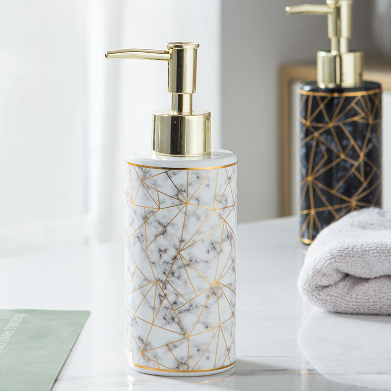 Seifenspender im Marmor-Design
